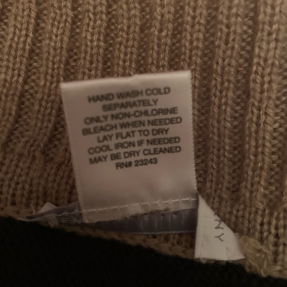 NY & Company Poncho - Picture 12 of 12